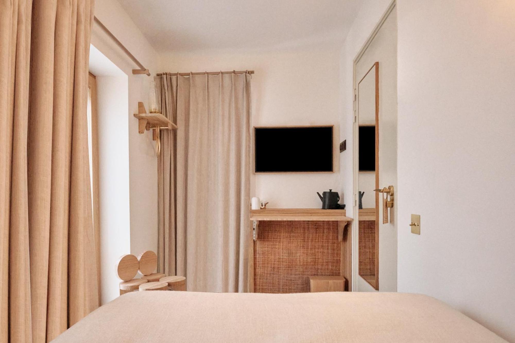 Elysee Montmartre Hotel Париж Екстериор снимка