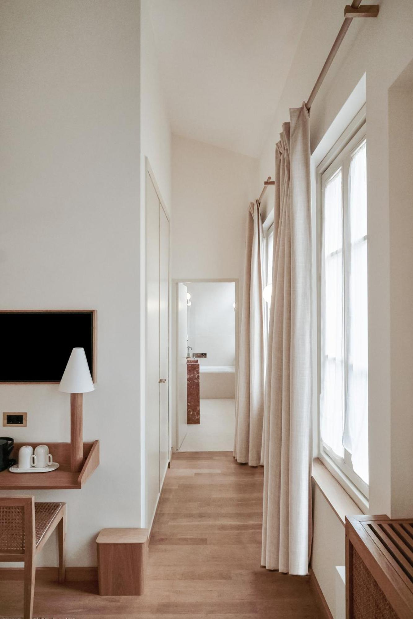 Elysee Montmartre Hotel Париж Екстериор снимка